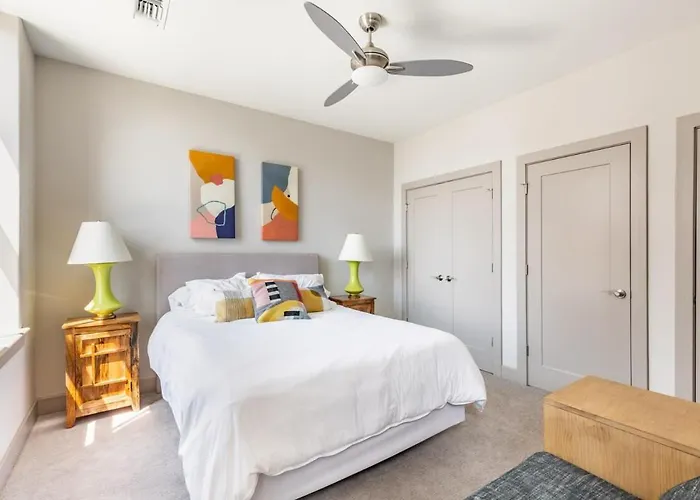 2Br Luxury Apartment With Rooftop Deck & Pool