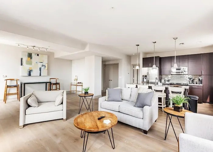 2Br Luxury Apartment With Rooftop Deck & Pool