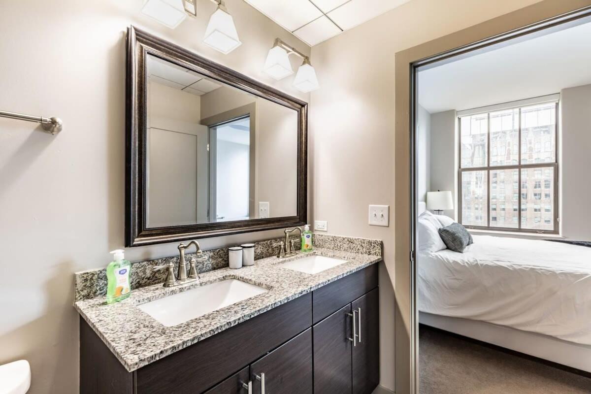 2br Luxury With Rooftop Deck & Pool Apartment