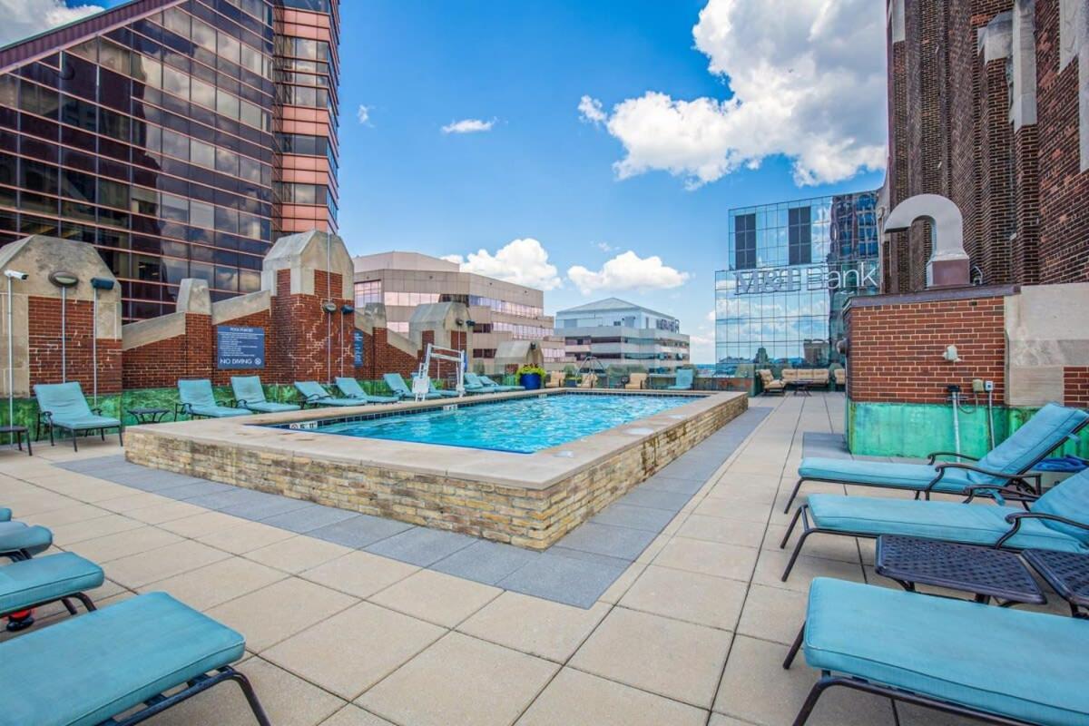 2br Luxury With Rooftop Deck & Pool Apartment *