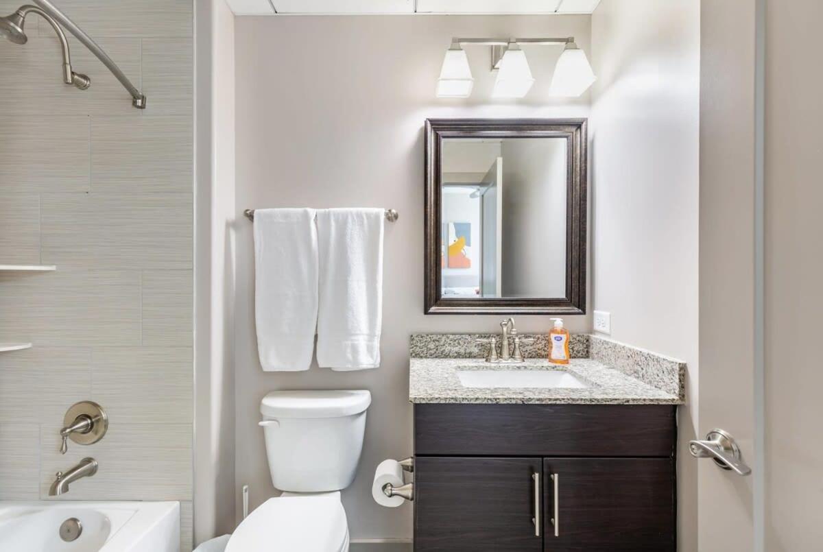 2br Luxury With Rooftop Deck & Pool *