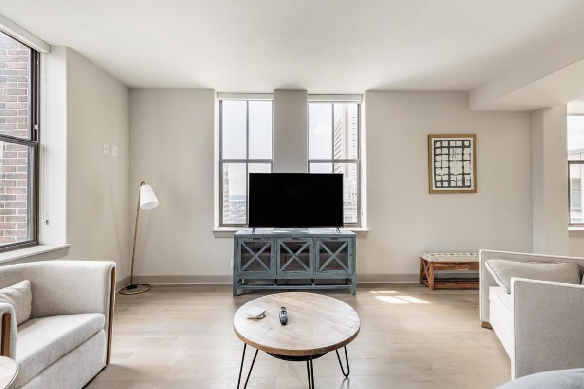 2br Luxury With Rooftop Deck & Pool Apartment *