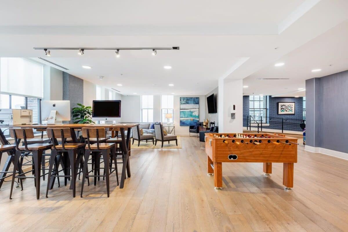 2br Luxury With Rooftop Deck & Pool Apartment Baltimore