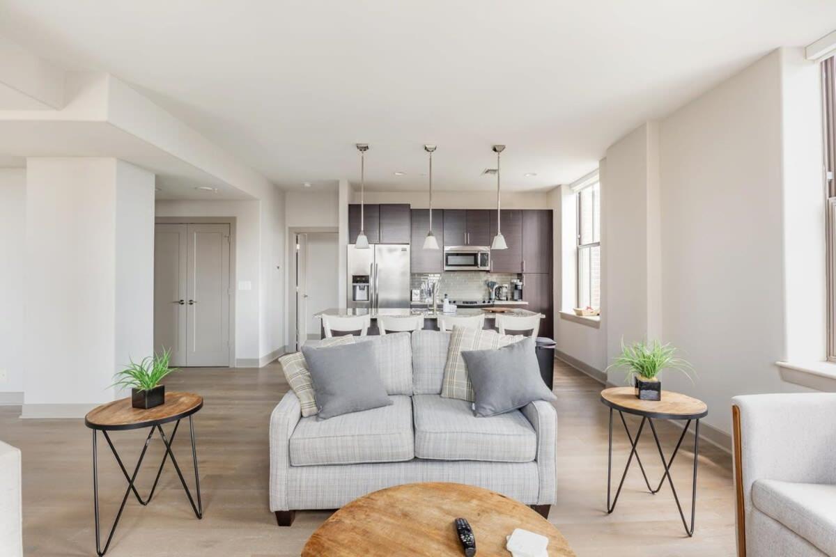 2br Luxury With Rooftop Deck & Pool Apartment *
