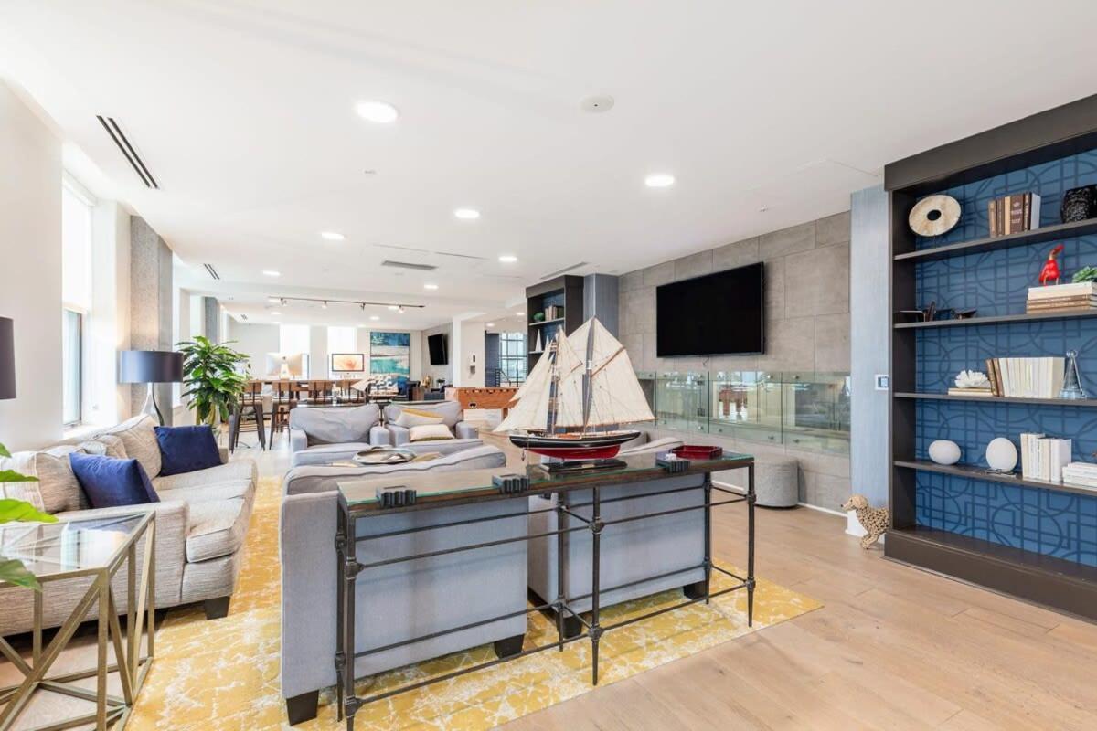 Apartment 2br Luxury With Rooftop Deck & Pool Baltimore