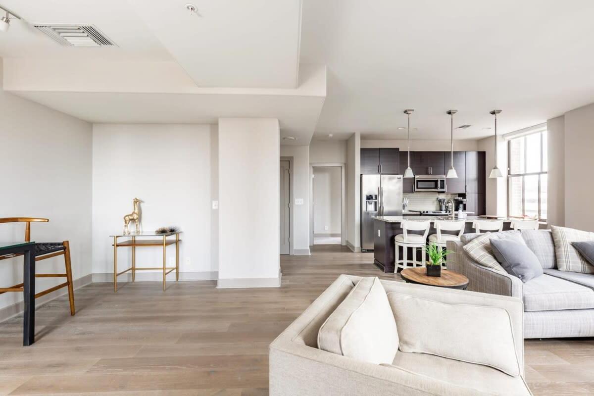 2br Luxury With Rooftop Deck & Pool Apartment