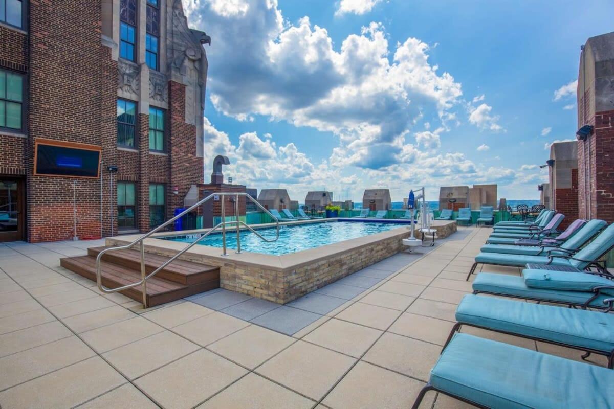 2br Luxury With Rooftop Deck & Pool